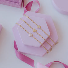 Load image into Gallery viewer, Fluted Outline Gold Heart Cuban Bracelet