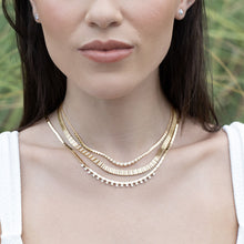 Load image into Gallery viewer, Graduated Bezel Diamond and Gold Disc Chain Necklace