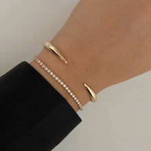 Load image into Gallery viewer, Gold Claw Bangle