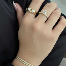 Load image into Gallery viewer, Three Lab diamonds Gold Ring