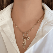 Load image into Gallery viewer, Small Circle Diamond Clasp Paperclip Necklace