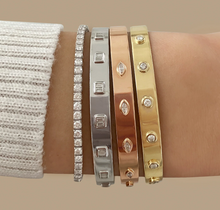 Load image into Gallery viewer, Clip On Diamond Bangle