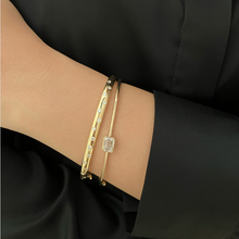 Load image into Gallery viewer, Solitaire Lab Diamond Gold Bangle