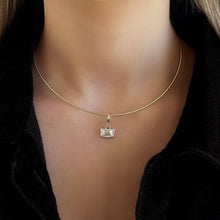 Load image into Gallery viewer, Gold Wire Necklace