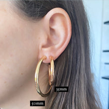 Load image into Gallery viewer, Thin Gold Tube Hoops