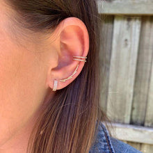 Load image into Gallery viewer, Three Line Huggies