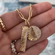 Load image into Gallery viewer, Fluted Side Pave Bar Charm