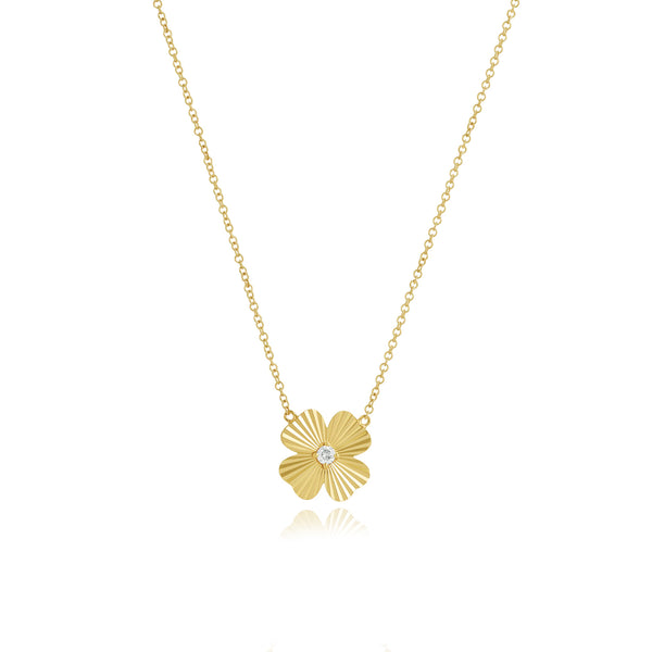 Striped Clover Center Diamond Necklace