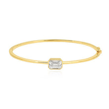 Load image into Gallery viewer, Solitaire Lab Diamond Gold Bangle
