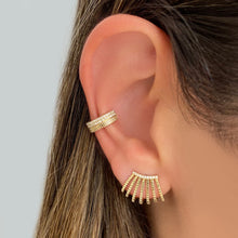Load image into Gallery viewer, Fluted Seven Wrap Earring
