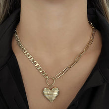 Load image into Gallery viewer, Ribbed Pave Heart Clasp Necklace
