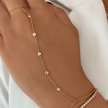 Load image into Gallery viewer, Five Round Bezel Diamond Hand Chain
