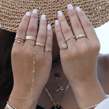 Load image into Gallery viewer, Fluted Claw Ring
