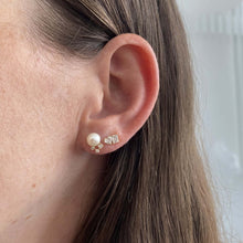 Load image into Gallery viewer, Pearl and Diamonds Stud
