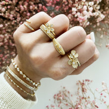 Load image into Gallery viewer, Pear Bezel Flower Ring
