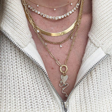 Load image into Gallery viewer, Gold Fluted Clasp Paperclip Necklace
