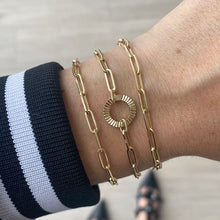 Load image into Gallery viewer, Gold Fluted Clasp Paperclip Bracelet
