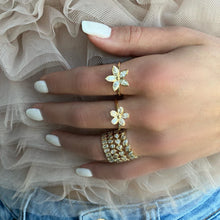 Load image into Gallery viewer, Pear Bezel Flower Ring
