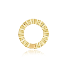 Load image into Gallery viewer, Circle Striped Openable Gold Clasp
