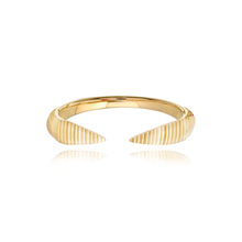 Load image into Gallery viewer, Fluted Claw Ring
