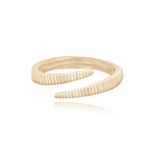 Load image into Gallery viewer, Fluted Swirl Gold Ring
