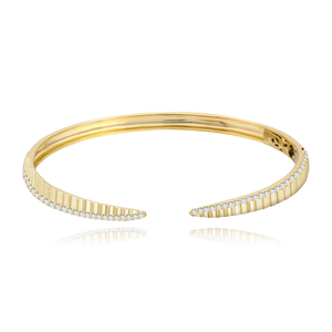 Fluted Side Pave Claw Bangle