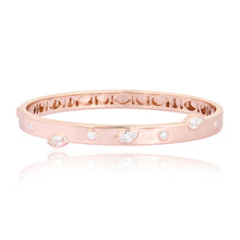 Load image into Gallery viewer, Scattered Bezel Solitaire Diamonds Bangle
