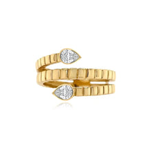 Load image into Gallery viewer, Solitaire Diamonds Bezel Striped Swirl Golden Ring
