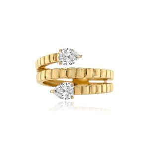 Solitaire Diamonds Striped Swirl Golden Ring