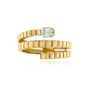 Golden Swirl Striped Diamond Ring